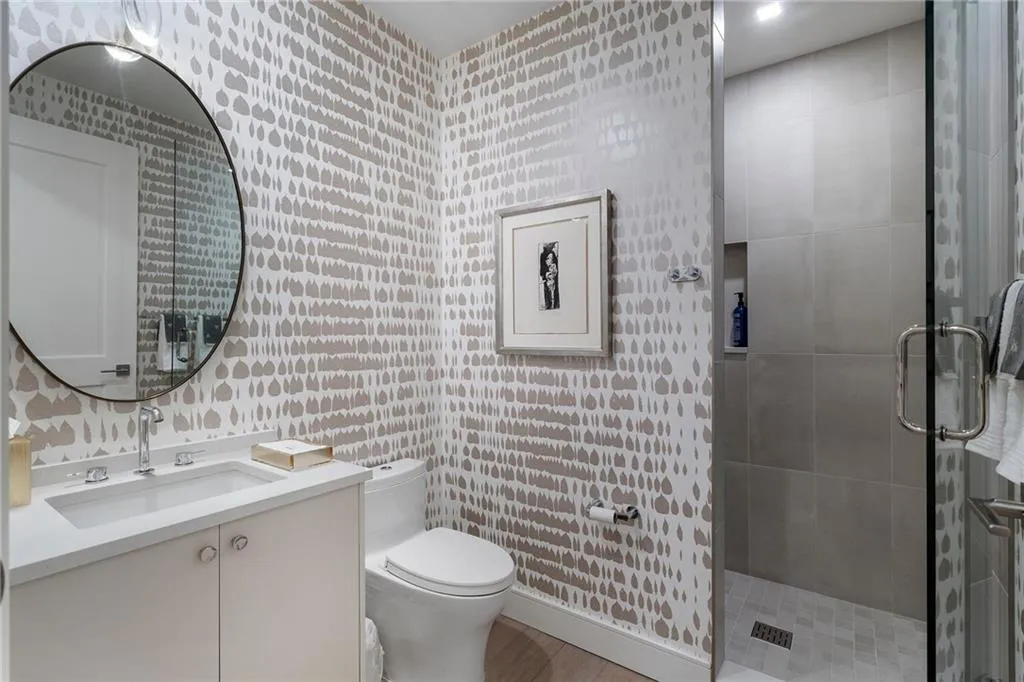 2520 Peachtree Road Nw Unit 1202, Atlanta, Georgia 30305, 2 Bedrooms Bedrooms, ,3 BathroomsBathrooms,Residential,For Sale,2520 Peachtree Road Nw Unit 1202,7614740