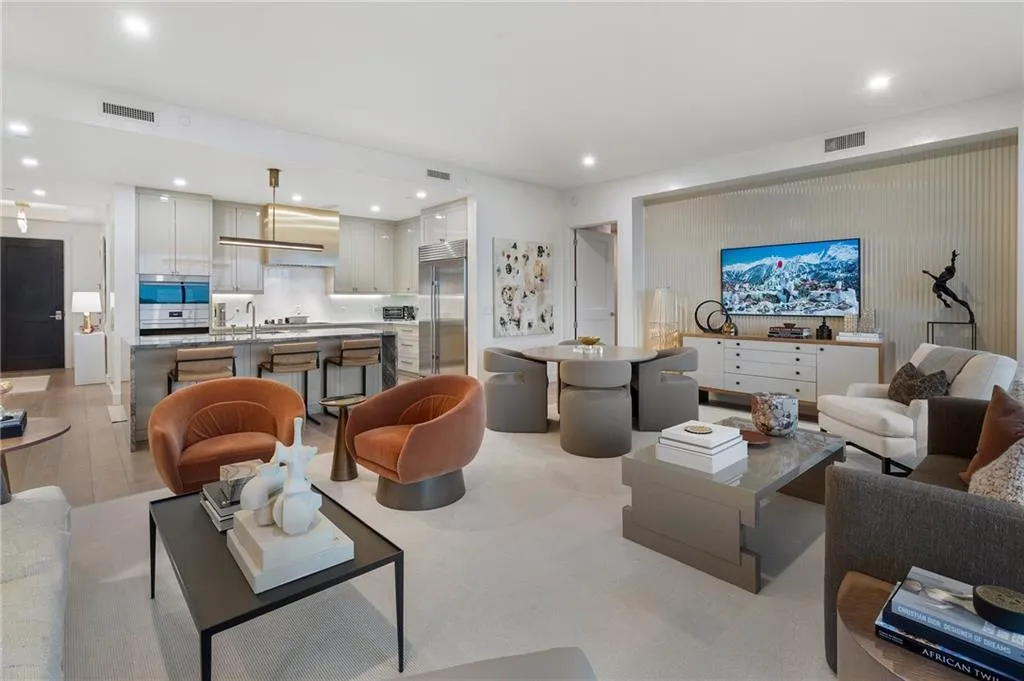 2520 Peachtree Road Nw Unit 1202, Atlanta, Georgia 30305, 2 Bedrooms Bedrooms, ,3 BathroomsBathrooms,Residential,For Sale,2520 Peachtree Road Nw Unit 1202,7614740