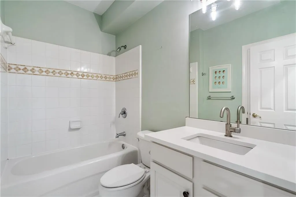 560 Glengate Cove, Sandy Springs, Georgia 30328, 5 Bedrooms Bedrooms, ,4 BathroomsBathrooms,Residential,Sold,560 Glengate Cove,7194179