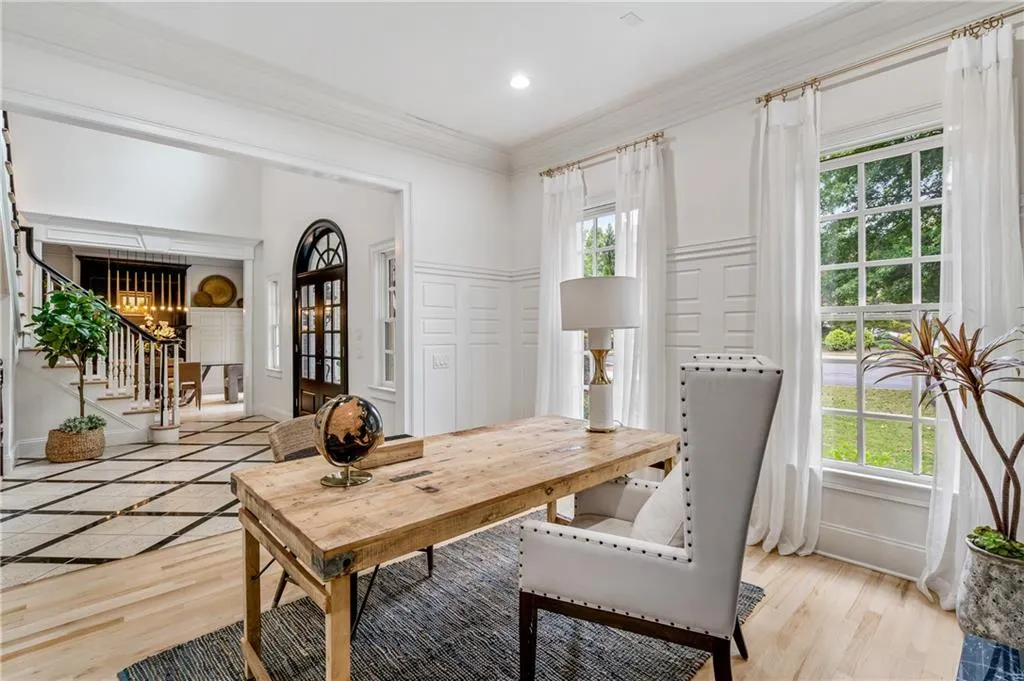 560 Glengate Cove, Sandy Springs, Georgia 30328, 5 Bedrooms Bedrooms, ,4 BathroomsBathrooms,Residential,Sold,560 Glengate Cove,7194179