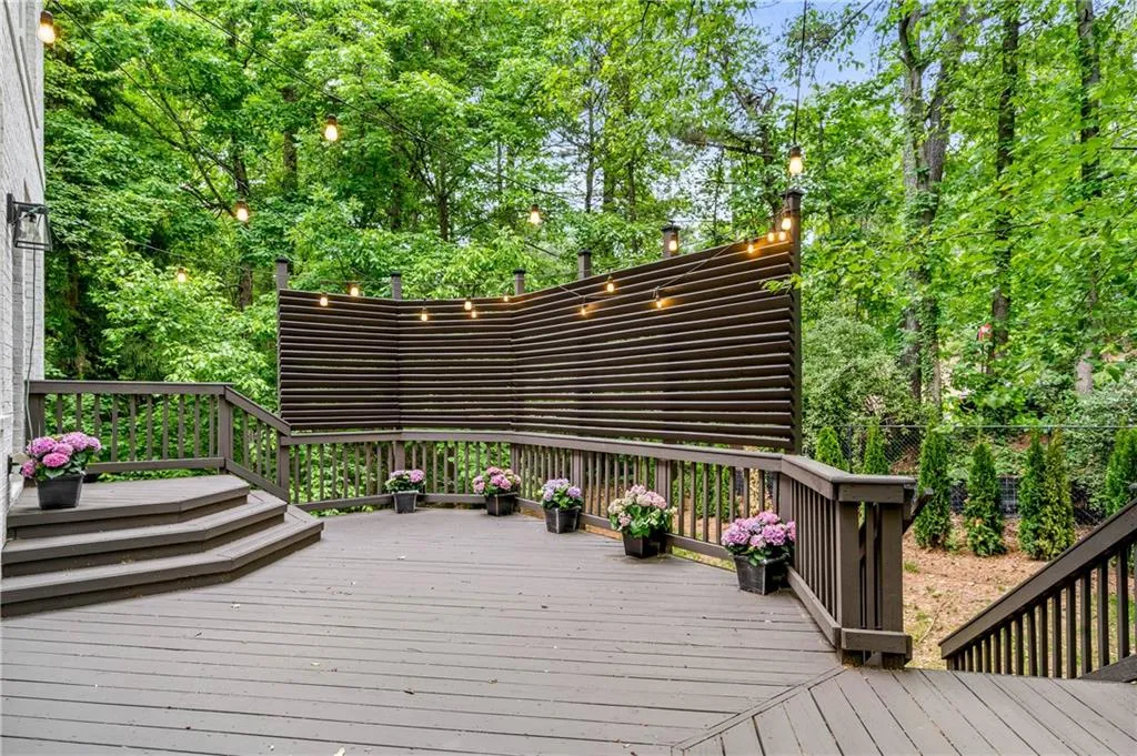 560 Glengate Cove, Sandy Springs, Georgia 30328, 5 Bedrooms Bedrooms, ,4 BathroomsBathrooms,Residential,Sold,560 Glengate Cove,7194179