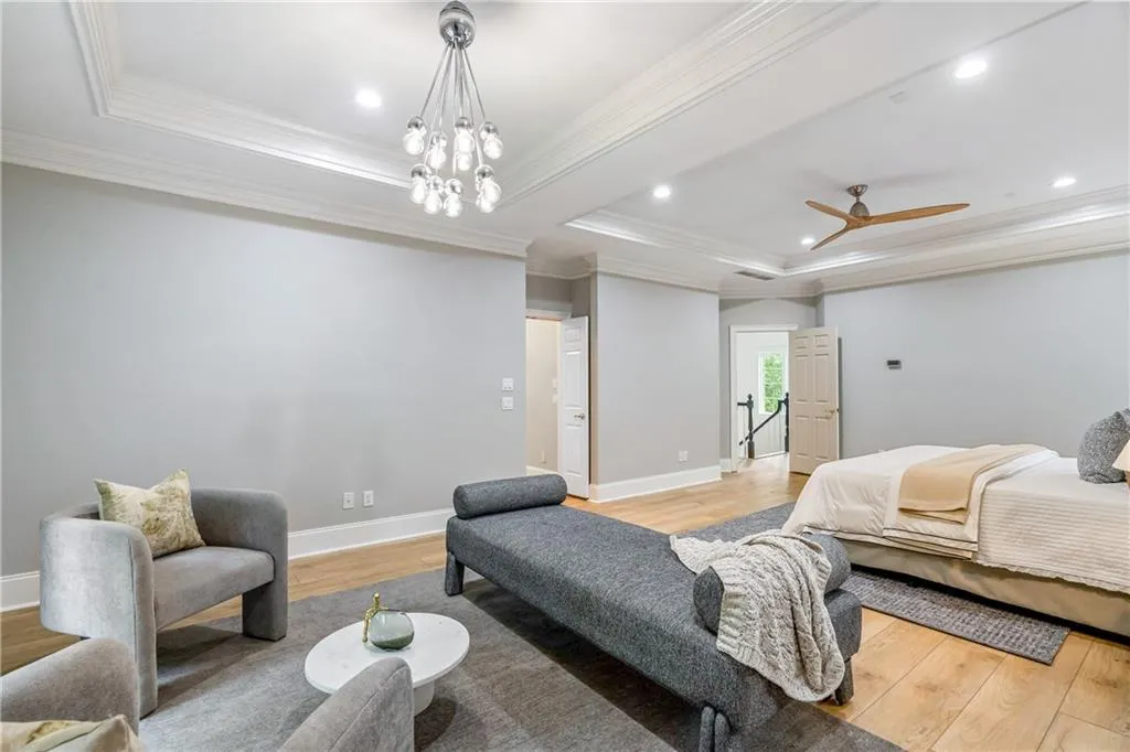 560 Glengate Cove, Sandy Springs, Georgia 30328, 5 Bedrooms Bedrooms, ,4 BathroomsBathrooms,Residential,Sold,560 Glengate Cove,7194179