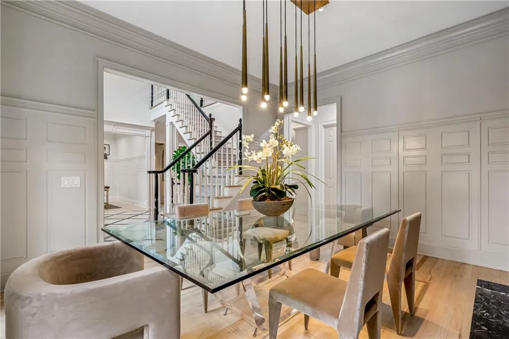 560 Glengate Cove, Sandy Springs, Georgia 30328, 5 Bedrooms Bedrooms, ,4 BathroomsBathrooms,Residential,Sold,560 Glengate Cove,7194179