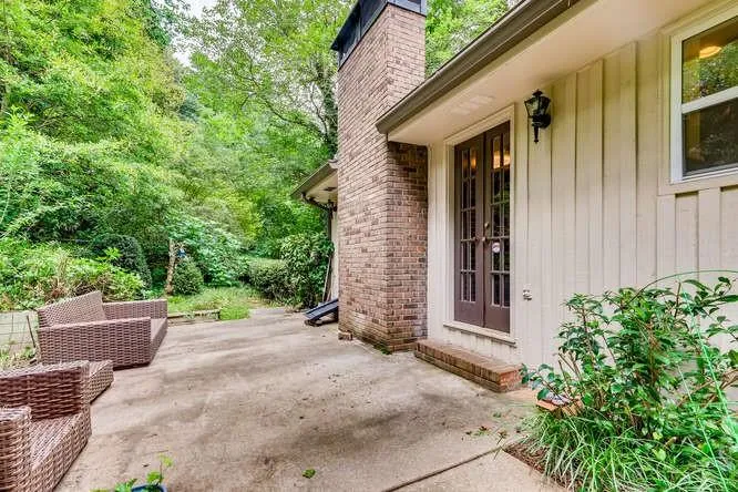 6550 Burdett Drive, Sandy Springs, Georgia 30328, 3 Bedrooms Bedrooms, ,2 BathroomsBathrooms,Residential,Sold,6550 Burdett Drive,6744765