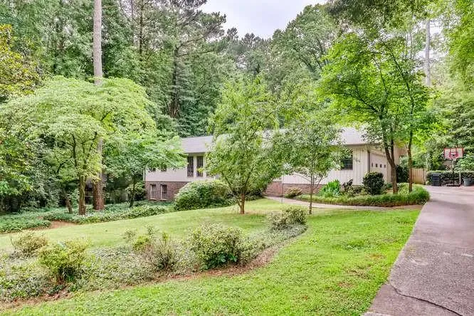 6550 Burdett Drive, Sandy Springs, Georgia 30328, 3 Bedrooms Bedrooms, ,2 BathroomsBathrooms,Residential,Sold,6550 Burdett Drive,6744765