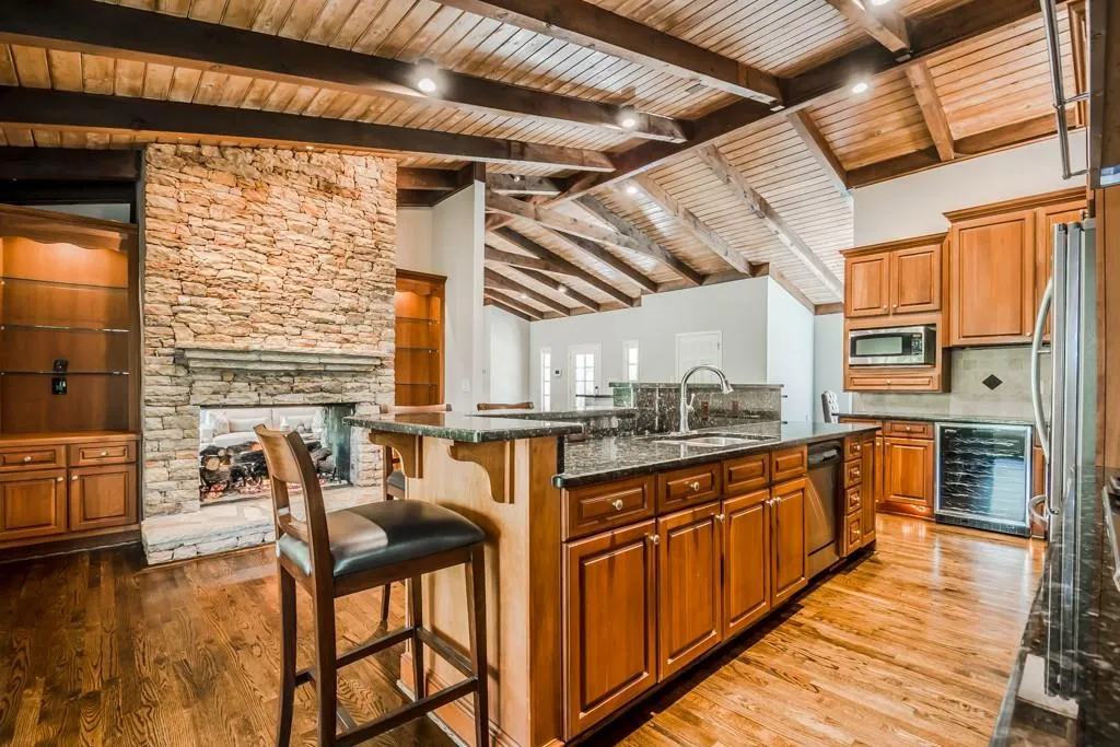 60 Maryeanna Drive Ne, Atlanta, Georgia 30342, 4 Bedrooms Bedrooms, ,3 BathroomsBathrooms,Residential,Sold,60 Maryeanna Drive Ne,5995781