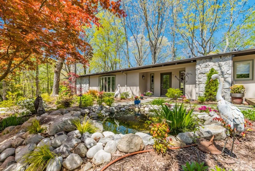 60 Maryeanna Drive Ne, Atlanta, Georgia 30342, 4 Bedrooms Bedrooms, ,3 BathroomsBathrooms,Residential,Sold,60 Maryeanna Drive Ne,5995781