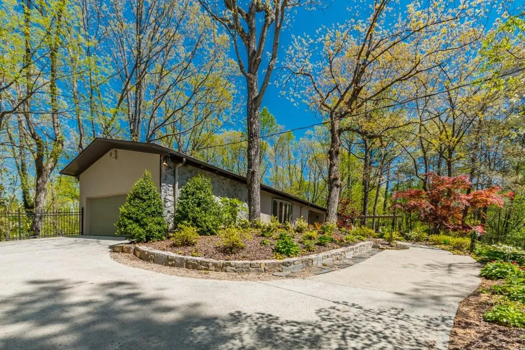 60 Maryeanna Drive Ne, Atlanta, Georgia 30342, 4 Bedrooms Bedrooms, ,3 BathroomsBathrooms,Residential,Sold,60 Maryeanna Drive Ne,5995781