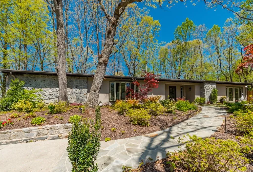 60 Maryeanna Drive Ne, Atlanta, Georgia 30342, 4 Bedrooms Bedrooms, ,3 BathroomsBathrooms,Residential,Sold,60 Maryeanna Drive Ne,5995781