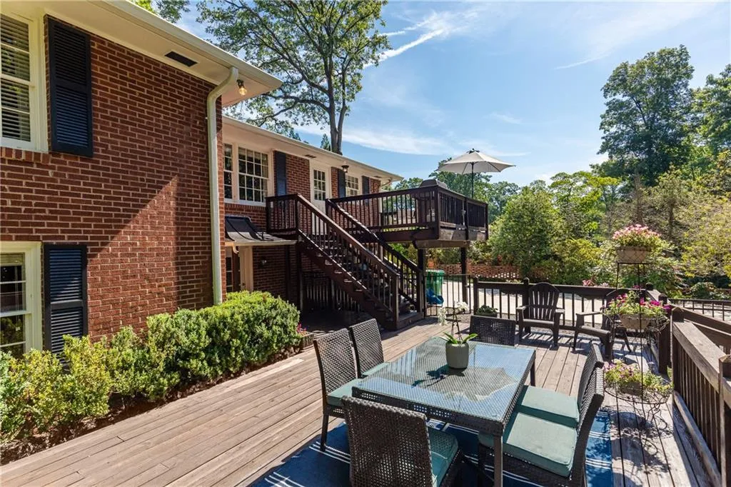 225 Elden Drive, Atlanta, Georgia 30342, 4 Bedrooms Bedrooms, ,3 BathroomsBathrooms,Residential,Sold,225 Elden Drive,6883447