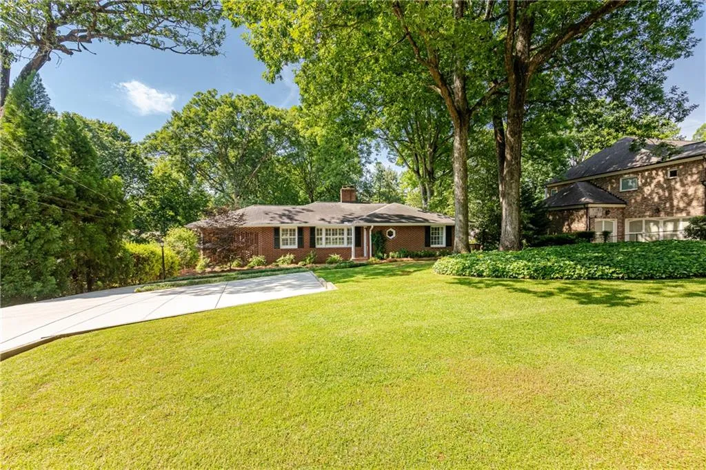 225 Elden Drive, Atlanta, Georgia 30342, 4 Bedrooms Bedrooms, ,3 BathroomsBathrooms,Residential,Sold,225 Elden Drive,6883447