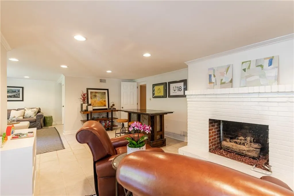 225 Elden Drive, Atlanta, Georgia 30342, 4 Bedrooms Bedrooms, ,3 BathroomsBathrooms,Residential,Sold,225 Elden Drive,6883447