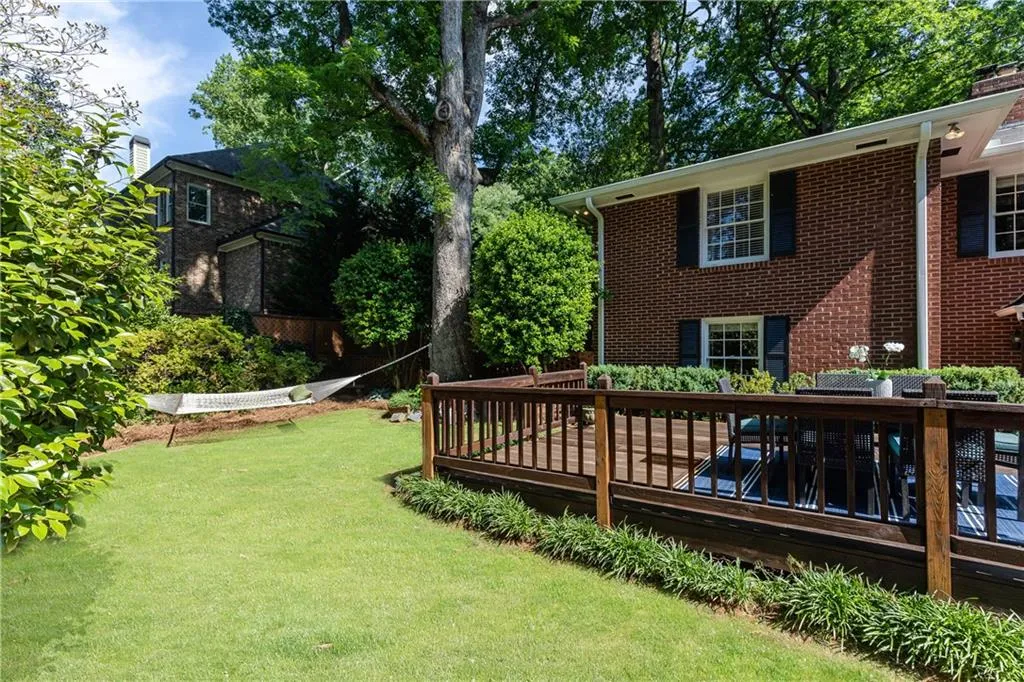 225 Elden Drive, Atlanta, Georgia 30342, 4 Bedrooms Bedrooms, ,3 BathroomsBathrooms,Residential,Sold,225 Elden Drive,6883447