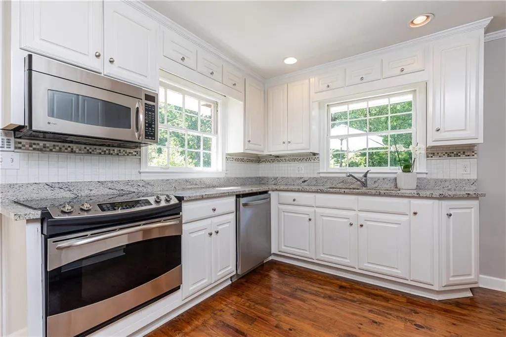 225 Elden Drive, Atlanta, Georgia 30342, 4 Bedrooms Bedrooms, ,3 BathroomsBathrooms,Residential,Sold,225 Elden Drive,6883447