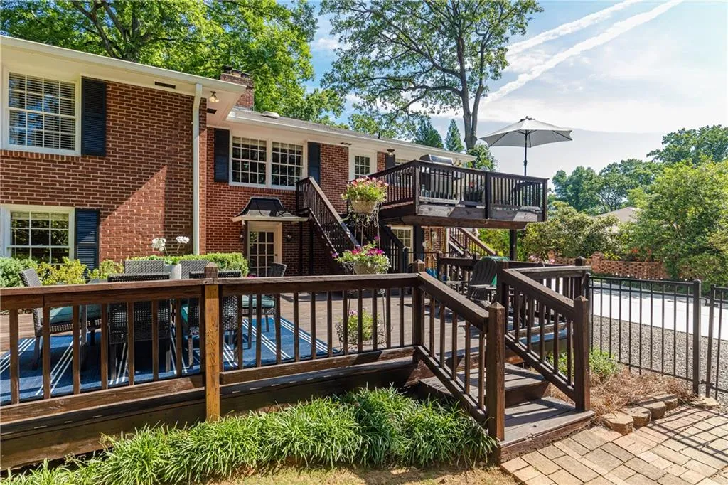 225 Elden Drive, Atlanta, Georgia 30342, 4 Bedrooms Bedrooms, ,3 BathroomsBathrooms,Residential,Sold,225 Elden Drive,6883447