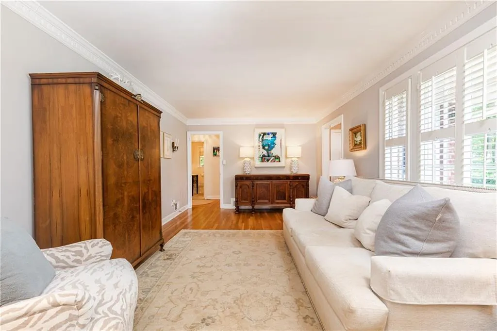 225 Elden Drive, Atlanta, Georgia 30342, 4 Bedrooms Bedrooms, ,3 BathroomsBathrooms,Residential,Sold,225 Elden Drive,6883447