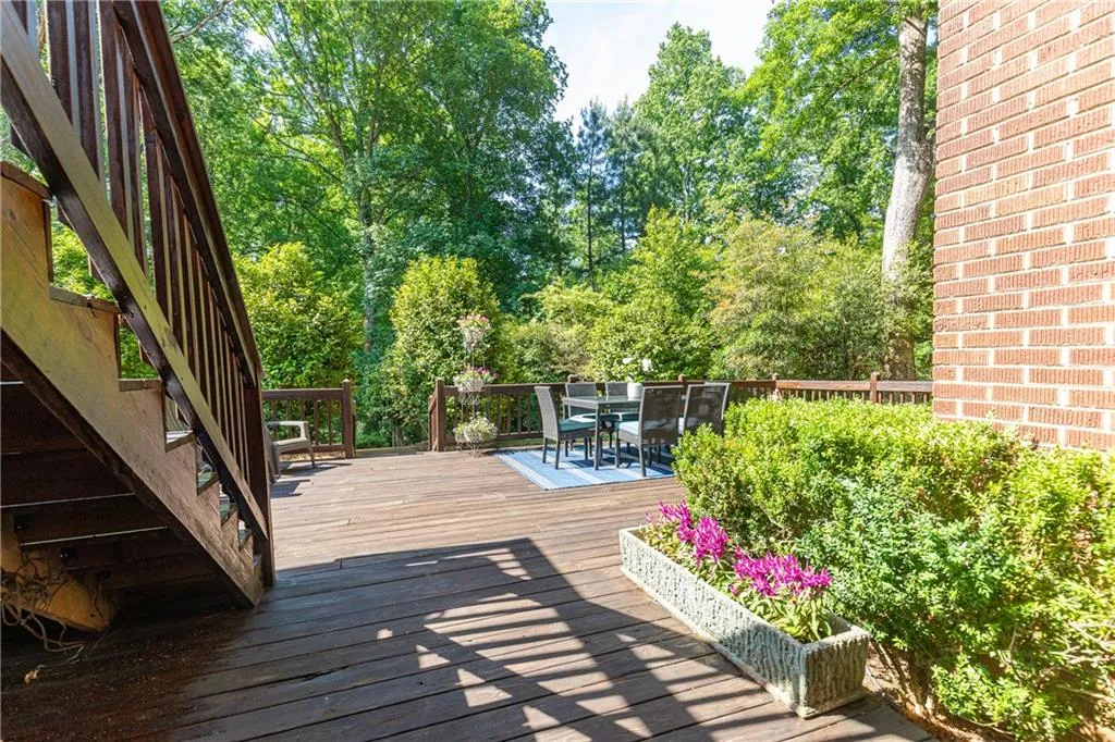 225 Elden Drive, Atlanta, Georgia 30342, 4 Bedrooms Bedrooms, ,3 BathroomsBathrooms,Residential,Sold,225 Elden Drive,6883447