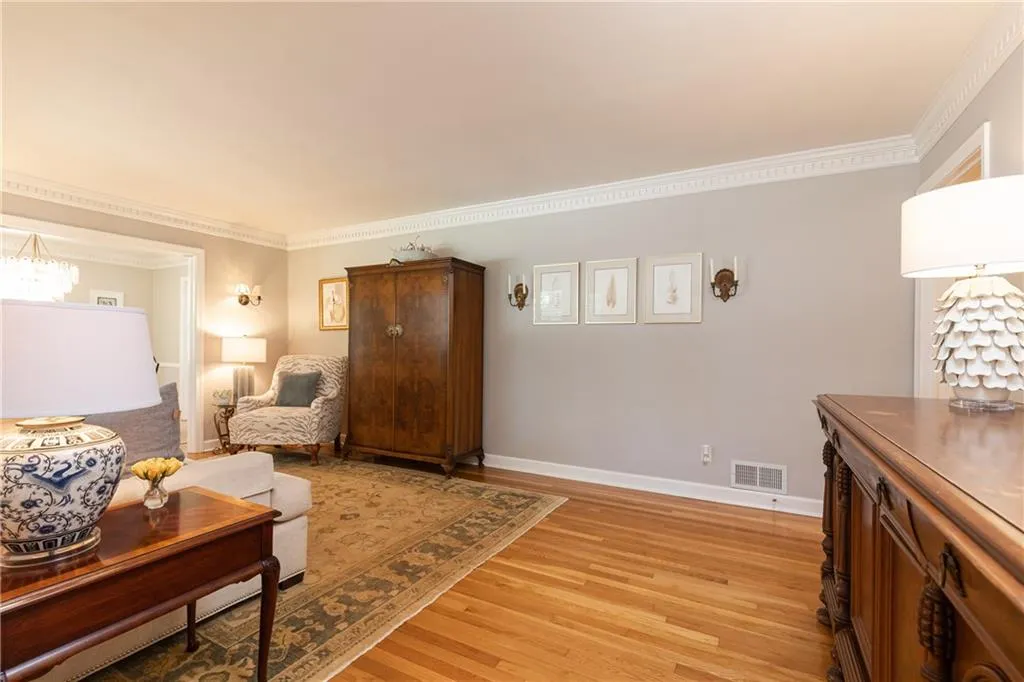 225 Elden Drive, Atlanta, Georgia 30342, 4 Bedrooms Bedrooms, ,3 BathroomsBathrooms,Residential,Sold,225 Elden Drive,6883447