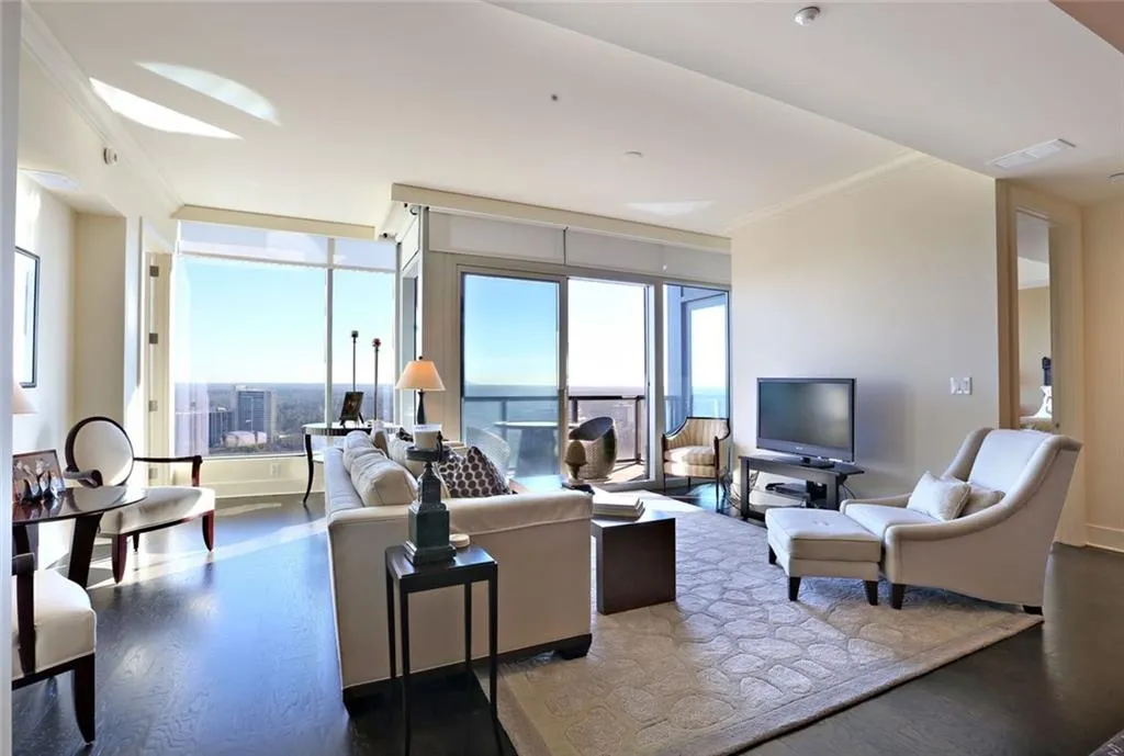 3630 Peachtree Road Ne Unit 3202, Atlanta, Georgia 30326, 2 Bedrooms Bedrooms, ,2 BathroomsBathrooms,Residential,Sold,3630 Peachtree Road Ne Unit 3202,5643508