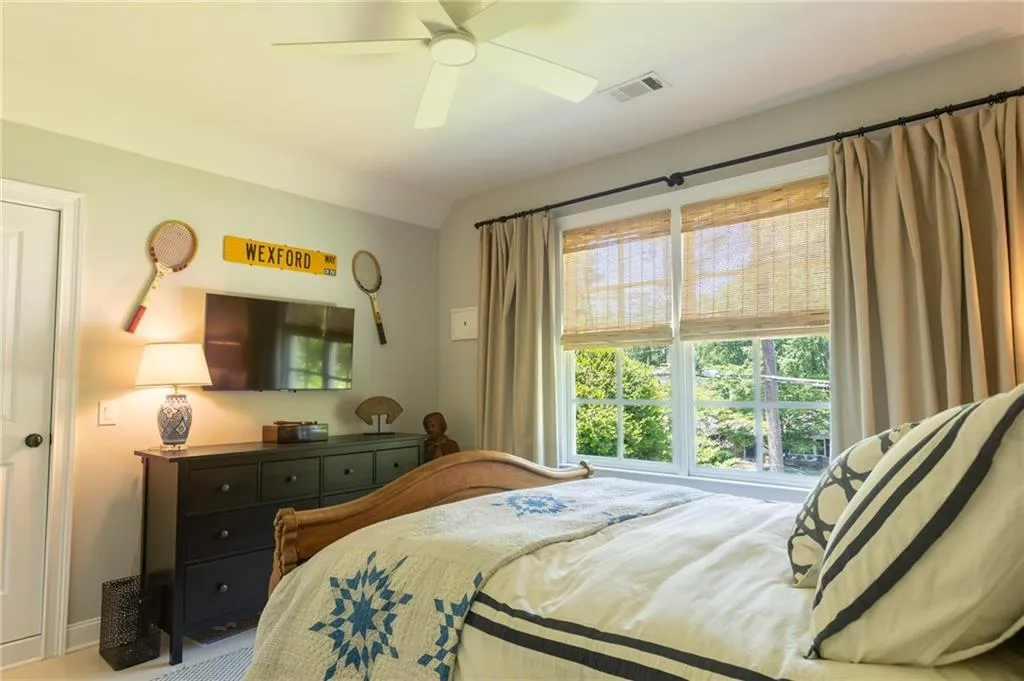 Bedroom with ceiling fan