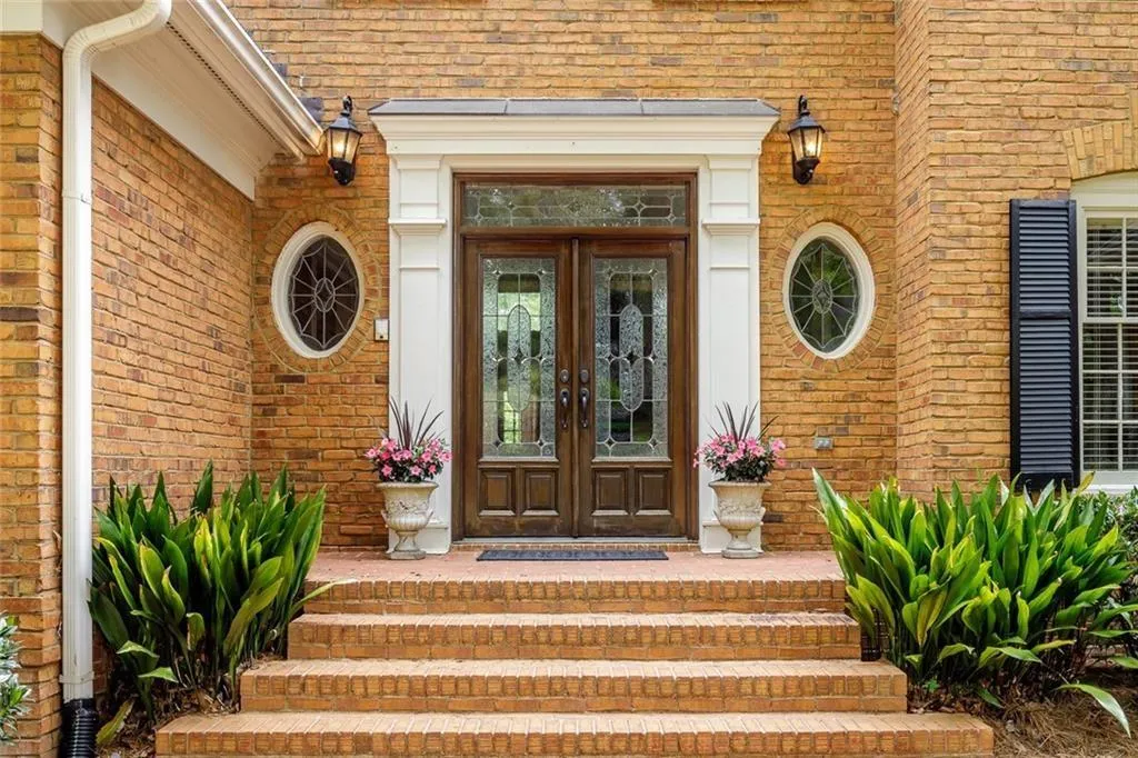7960 Landowne Drive, Sandy Springs, Georgia 30350, 5 Bedrooms Bedrooms, ,5 BathroomsBathrooms,Residential,Sold,7960 Landowne Drive,6905169