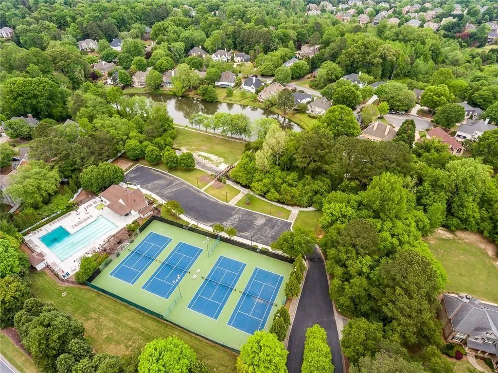 7960 Landowne Drive, Sandy Springs, Georgia 30350, 5 Bedrooms Bedrooms, ,5 BathroomsBathrooms,Residential,Sold,7960 Landowne Drive,6905169