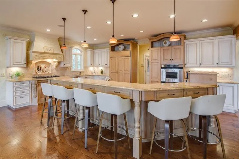 7960 Landowne Drive, Sandy Springs, Georgia 30350, 5 Bedrooms Bedrooms, ,5 BathroomsBathrooms,Residential,Sold,7960 Landowne Drive,6905169