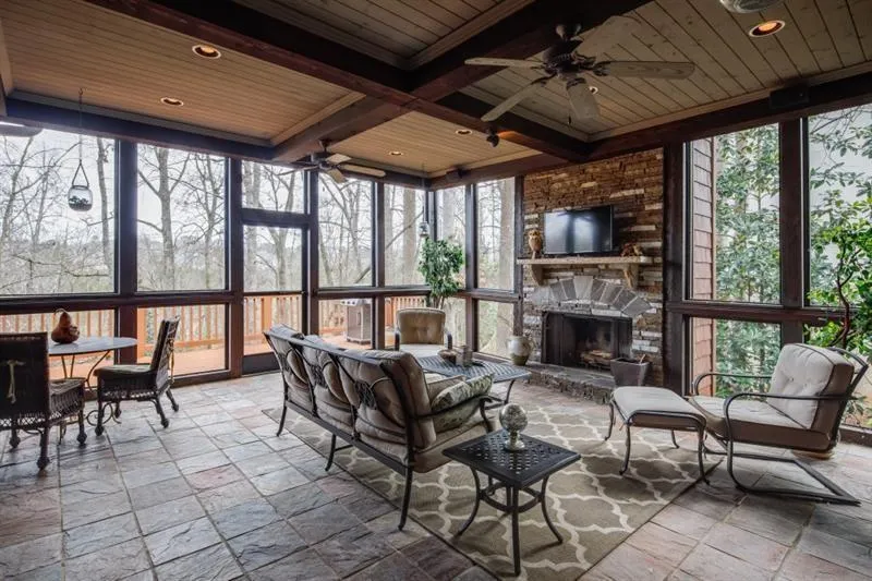7960 Landowne Drive, Sandy Springs, Georgia 30350, 5 Bedrooms Bedrooms, ,5 BathroomsBathrooms,Residential,Sold,7960 Landowne Drive,6905169