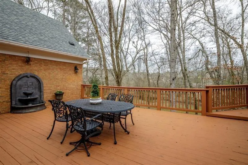 7960 Landowne Drive, Sandy Springs, Georgia 30350, 5 Bedrooms Bedrooms, ,5 BathroomsBathrooms,Residential,Sold,7960 Landowne Drive,6905169