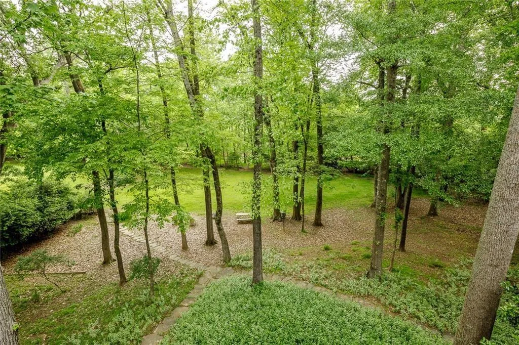 7960 Landowne Drive, Sandy Springs, Georgia 30350, 5 Bedrooms Bedrooms, ,5 BathroomsBathrooms,Residential,Sold,7960 Landowne Drive,6905169