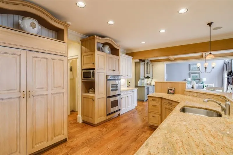 7960 Landowne Drive, Sandy Springs, Georgia 30350, 5 Bedrooms Bedrooms, ,5 BathroomsBathrooms,Residential,Sold,7960 Landowne Drive,6905169