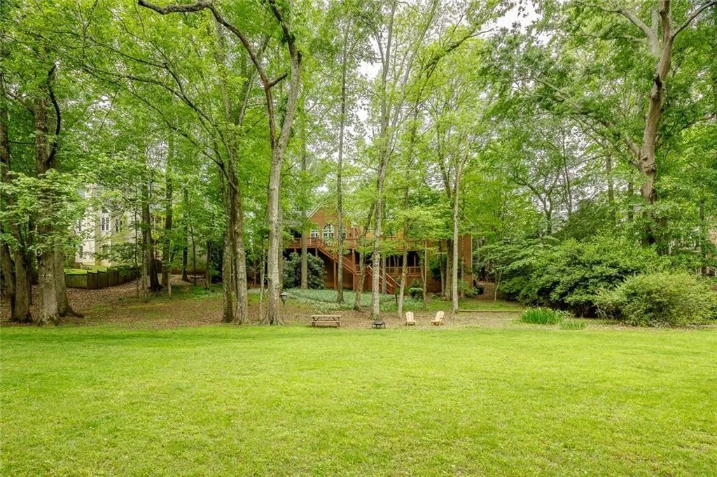 7960 Landowne Drive, Sandy Springs, Georgia 30350, 5 Bedrooms Bedrooms, ,5 BathroomsBathrooms,Residential,Sold,7960 Landowne Drive,6905169