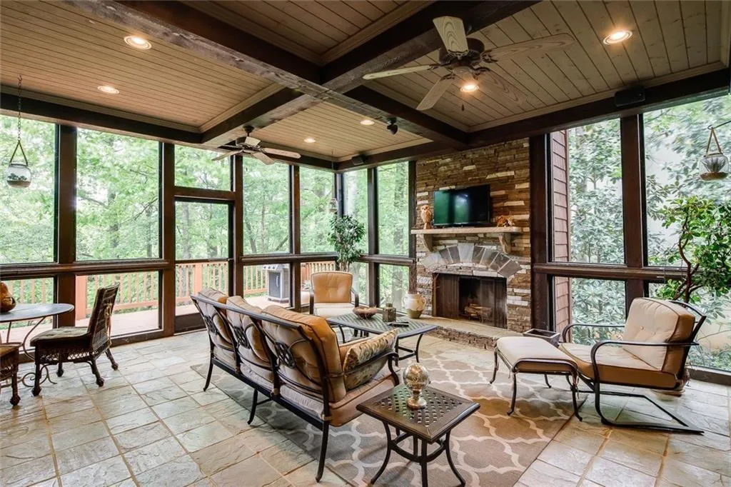 7960 Landowne Drive, Sandy Springs, Georgia 30350, 5 Bedrooms Bedrooms, ,5 BathroomsBathrooms,Residential,Sold,7960 Landowne Drive,6905169