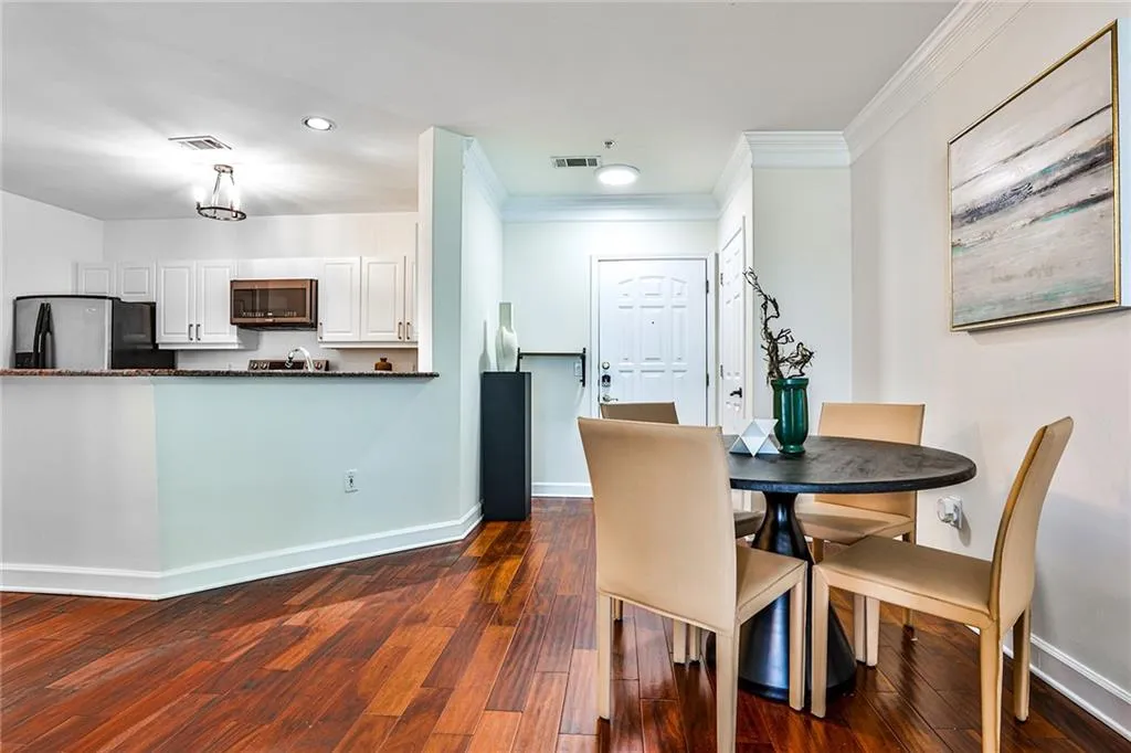3334 Peachtree Road Ne Unit 704, Atlanta, Georgia 30326, 1 Bedroom Bedrooms, ,1 BathroomBathrooms,Residential,Sold,3334 Peachtree Road Ne Unit 704,7403102
