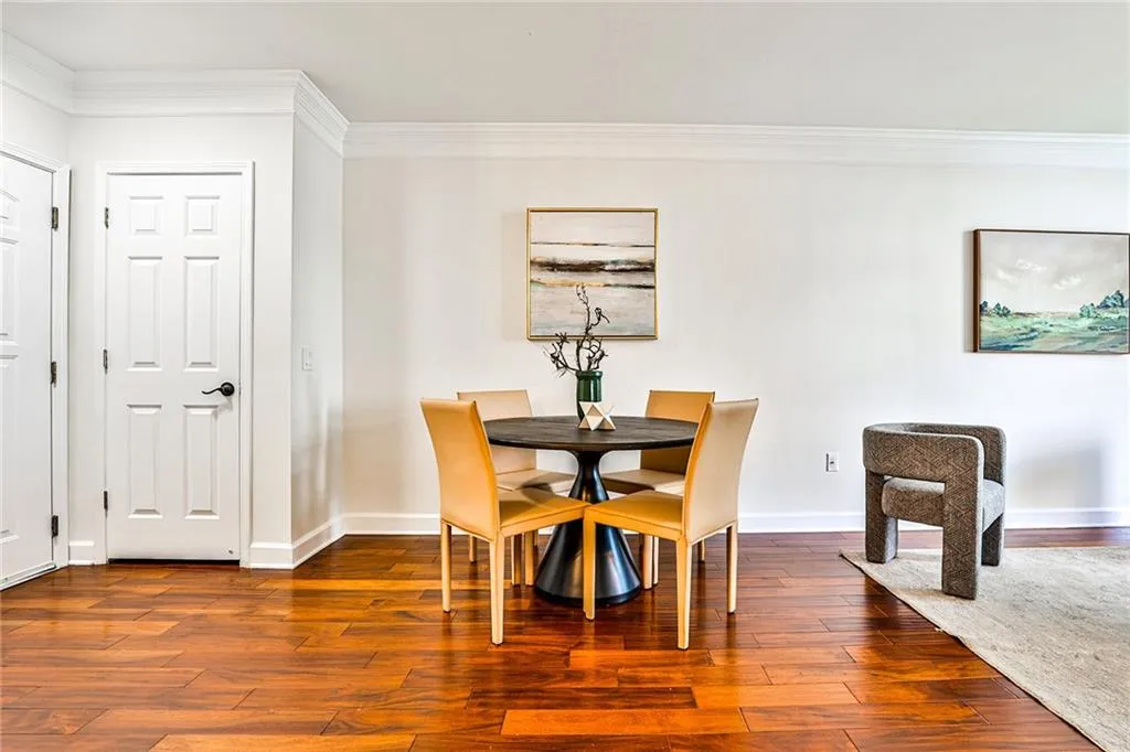 3334 Peachtree Road Ne Unit 704, Atlanta, Georgia 30326, 1 Bedroom Bedrooms, ,1 BathroomBathrooms,Residential,Sold,3334 Peachtree Road Ne Unit 704,7403102