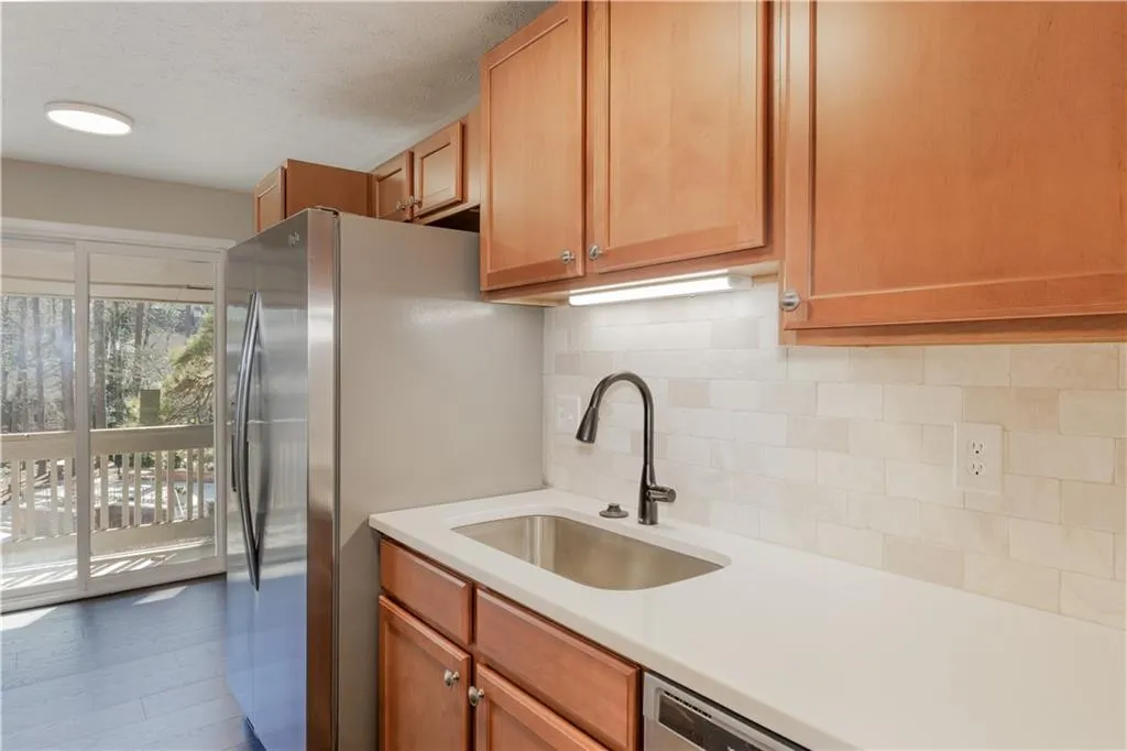 8740 Roswell Road Unit 5c, Sandy Springs, Georgia 30350, 2 Bedrooms Bedrooms, ,2 BathroomsBathrooms,Residential,Sold,8740 Roswell Road Unit 5c,7168596