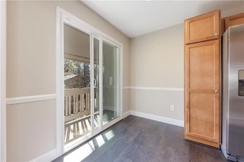 8740 Roswell Road Unit 5c, Sandy Springs, Georgia 30350, 2 Bedrooms Bedrooms, ,2 BathroomsBathrooms,Residential,Sold,8740 Roswell Road Unit 5c,7168596