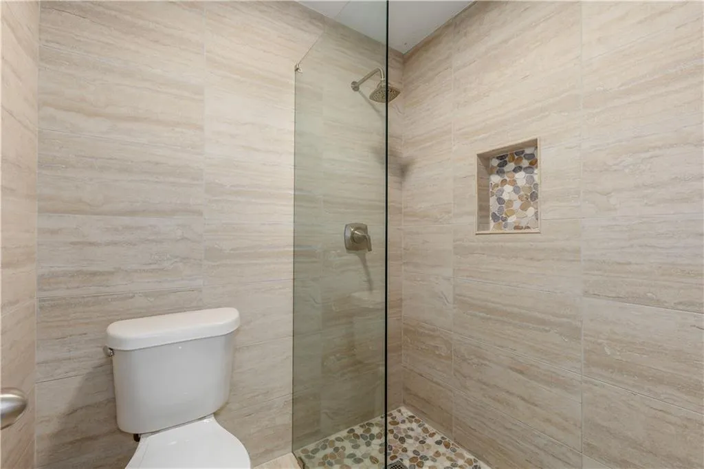 8740 Roswell Road Unit 5c, Sandy Springs, Georgia 30350, 2 Bedrooms Bedrooms, ,2 BathroomsBathrooms,Residential,Sold,8740 Roswell Road Unit 5c,7168596