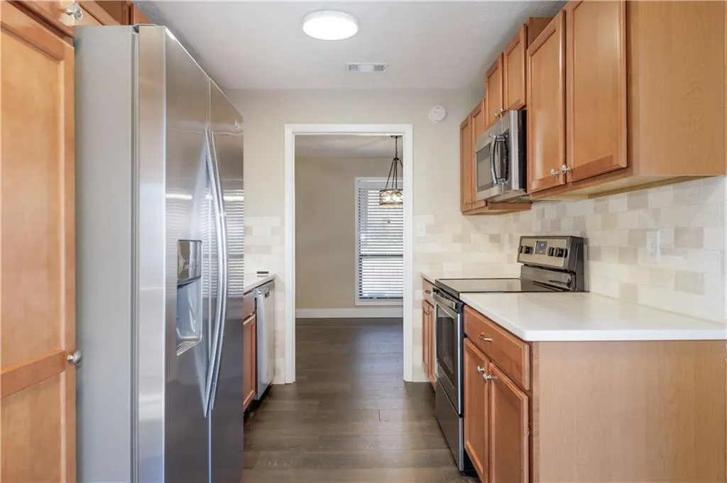 8740 Roswell Road Unit 5c, Sandy Springs, Georgia 30350, 2 Bedrooms Bedrooms, ,2 BathroomsBathrooms,Residential,Sold,8740 Roswell Road Unit 5c,7168596