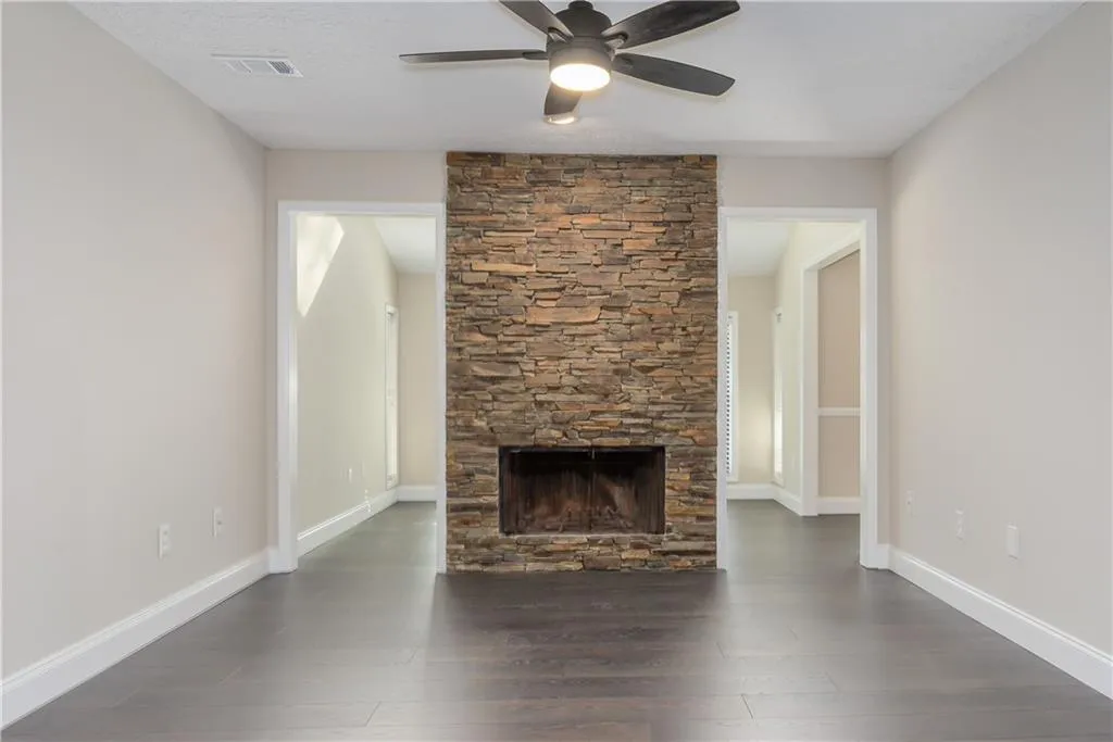 8740 Roswell Road Unit 5c, Sandy Springs, Georgia 30350, 2 Bedrooms Bedrooms, ,2 BathroomsBathrooms,Residential,Sold,8740 Roswell Road Unit 5c,7168596