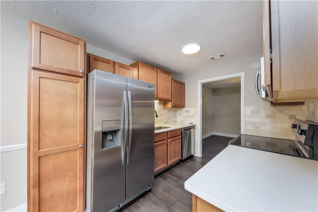 8740 Roswell Road Unit 5c, Sandy Springs, Georgia 30350, 2 Bedrooms Bedrooms, ,2 BathroomsBathrooms,Residential,Sold,8740 Roswell Road Unit 5c,7168596