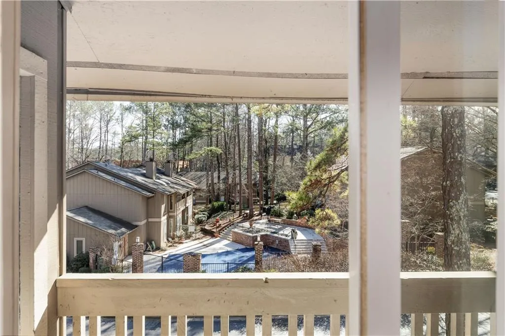 8740 Roswell Road Unit 5c, Sandy Springs, Georgia 30350, 2 Bedrooms Bedrooms, ,2 BathroomsBathrooms,Residential,Sold,8740 Roswell Road Unit 5c,7168596