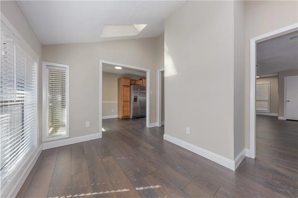 8740 Roswell Road Unit 5c, Sandy Springs, Georgia 30350, 2 Bedrooms Bedrooms, ,2 BathroomsBathrooms,Residential,Sold,8740 Roswell Road Unit 5c,7168596