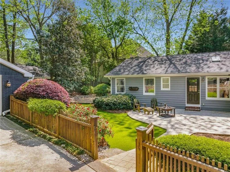 1041 Standard Drive Ne, Brookhaven, Georgia 30319, 4 Bedrooms Bedrooms, ,3 BathroomsBathrooms,Residential,For Sale,1041 Standard Drive Ne,7632637