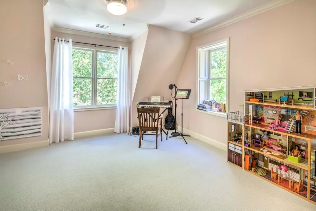8310 Grogans Ferry Road, Sandy Springs, Georgia 30350, 6 Bedrooms Bedrooms, ,5 BathroomsBathrooms,Residential,Sold,8310 Grogans Ferry Road,5905324