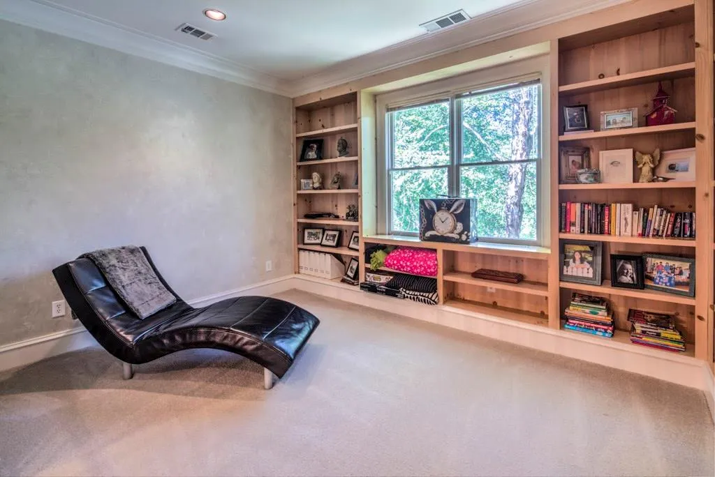 8310 Grogans Ferry Road, Sandy Springs, Georgia 30350, 6 Bedrooms Bedrooms, ,5 BathroomsBathrooms,Residential,Sold,8310 Grogans Ferry Road,5905324
