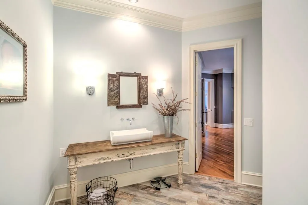8310 Grogans Ferry Road, Sandy Springs, Georgia 30350, 6 Bedrooms Bedrooms, ,5 BathroomsBathrooms,Residential,Sold,8310 Grogans Ferry Road,5905324