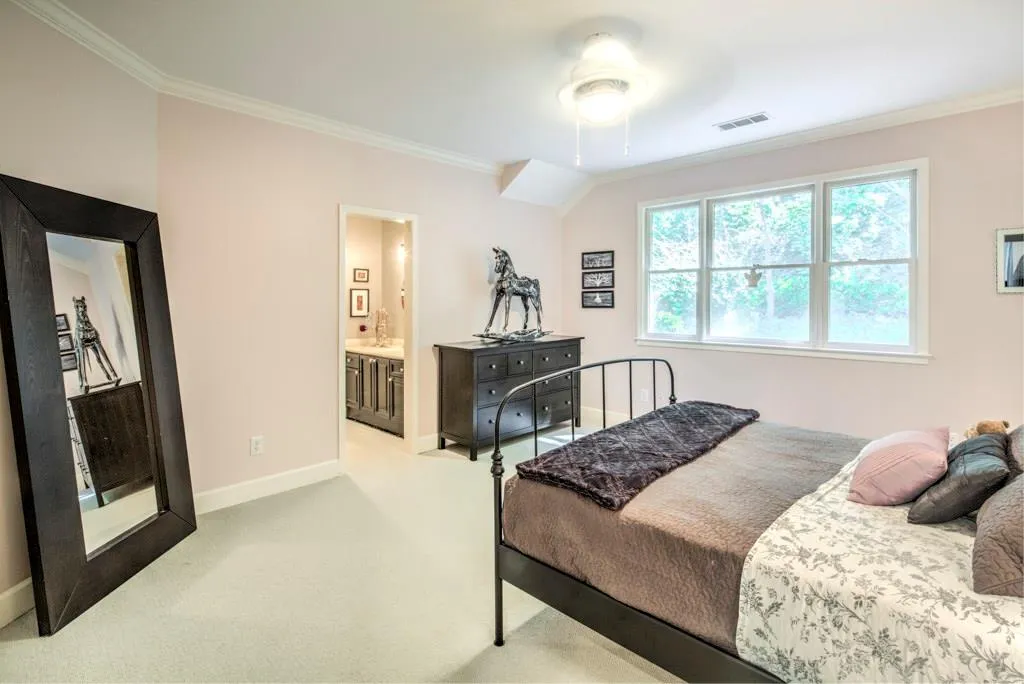 8310 Grogans Ferry Road, Sandy Springs, Georgia 30350, 6 Bedrooms Bedrooms, ,5 BathroomsBathrooms,Residential,Sold,8310 Grogans Ferry Road,5905324