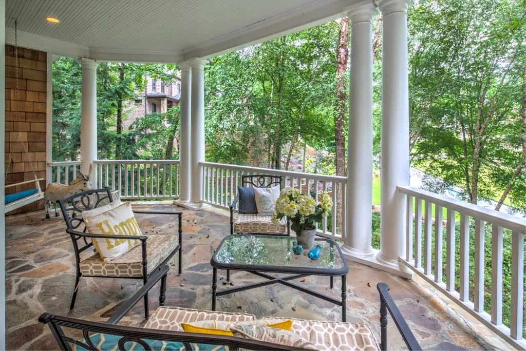 8310 Grogans Ferry Road, Sandy Springs, Georgia 30350, 6 Bedrooms Bedrooms, ,5 BathroomsBathrooms,Residential,Sold,8310 Grogans Ferry Road,5905324