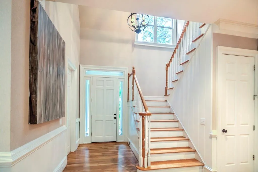 8310 Grogans Ferry Road, Sandy Springs, Georgia 30350, 6 Bedrooms Bedrooms, ,5 BathroomsBathrooms,Residential,Sold,8310 Grogans Ferry Road,5905324